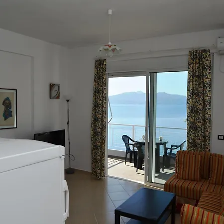Apartment In Saranda Near Ionian Sea (Adults Only) شقة *